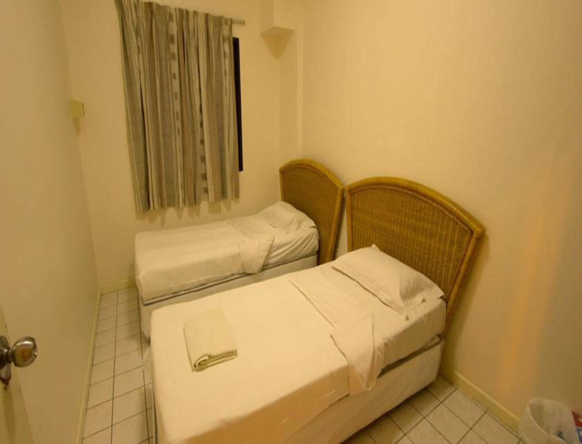 Paradise Lagoon Apartment Port Dickson Exterior photo