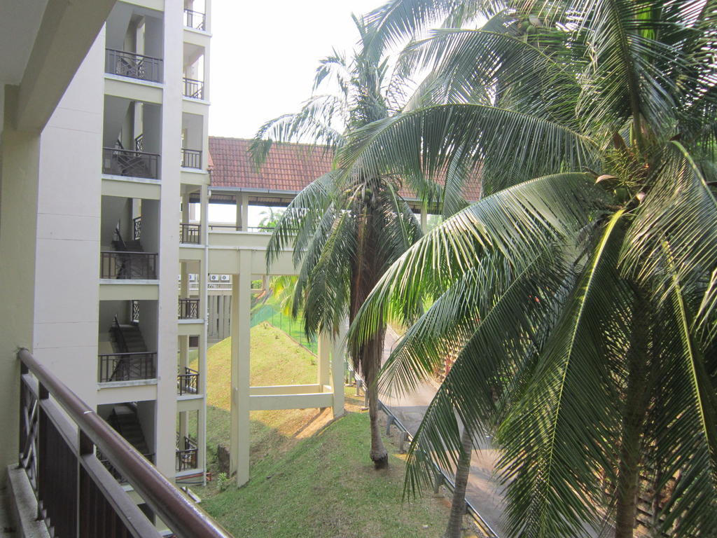 Paradise Lagoon Apartment Port Dickson Exterior photo